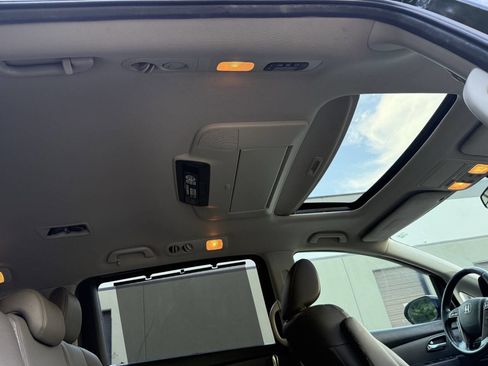 Used 2016 Honda Odyssey Touring Elite image 35