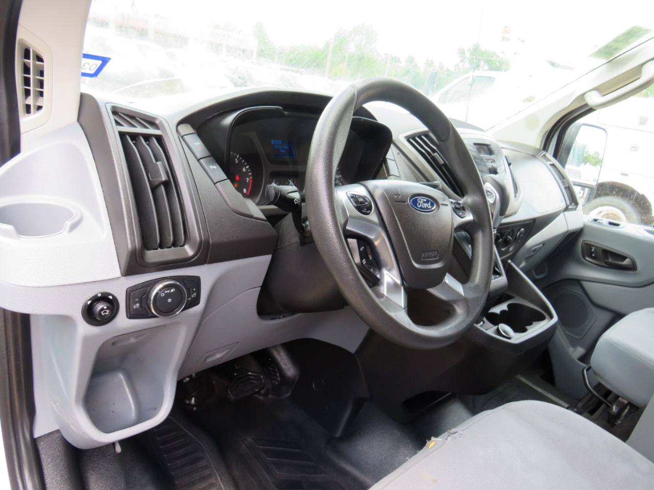 Used 2019 Ford Transit 250 130 Low Roof RWD image 7