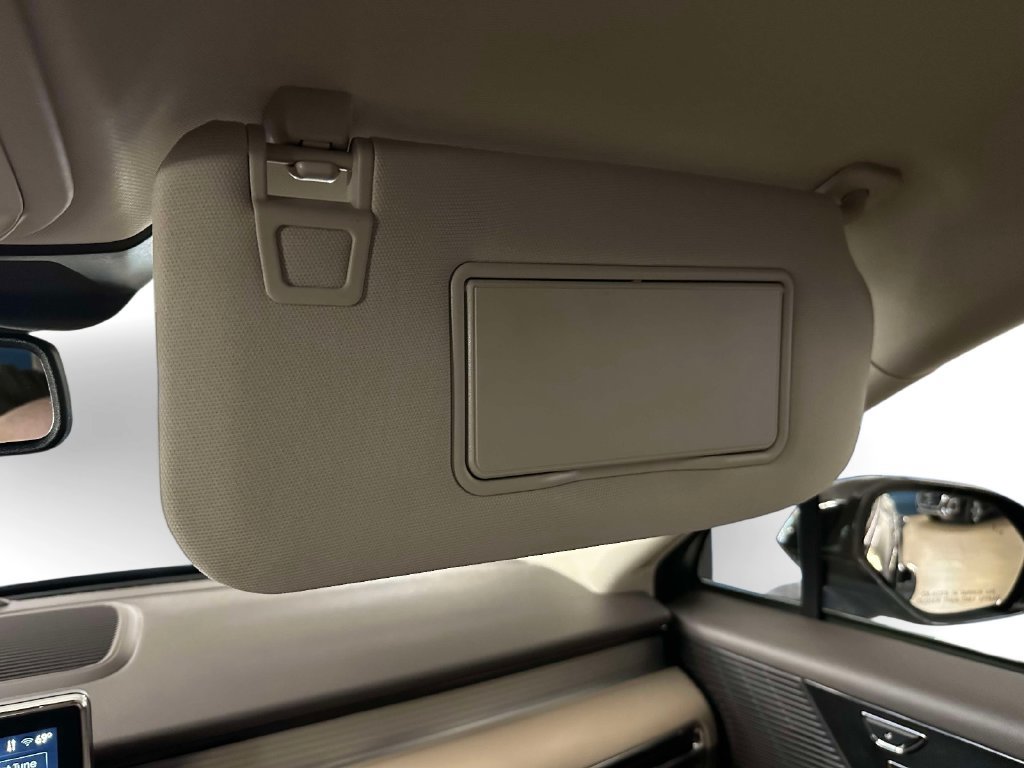 Used 2022 Lincoln Corsair AWD w/ Premium Package image 33