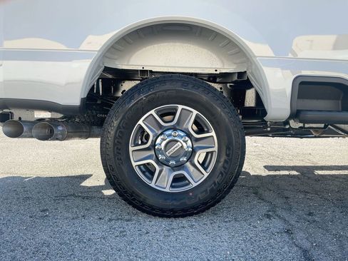 New 2026 Ford F250 Lariat w/ FX4 Off-Road Package AWD/4WD image 12