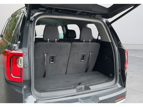 Certified 2020 GMC Acadia SLE w/ Driver Convenience Package FWD image 19