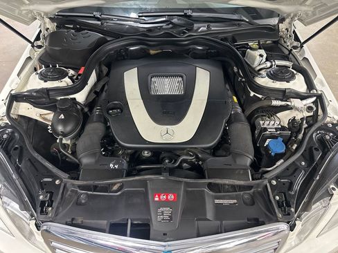 Used 2010 Mercedes-Benz E 350 4MATIC Sedan image 11