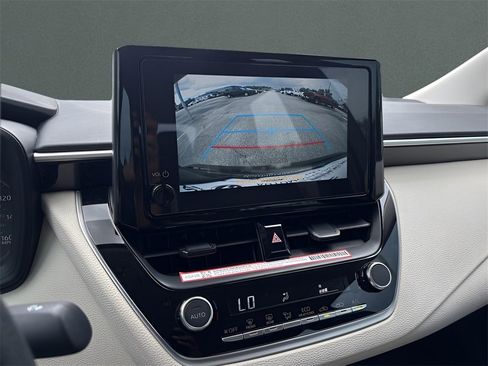 Certified 2025 Toyota Corolla LE image 17