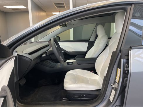 Used 2024 Tesla Model 3 Long Range RWD image 16