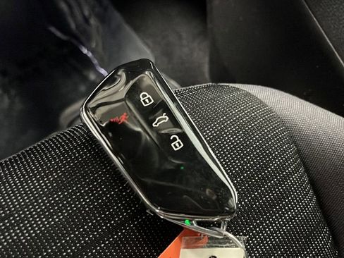 Used 2022 Volkswagen ID.4 Pro image 20