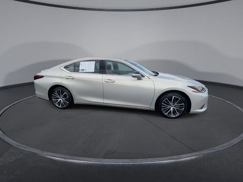 Used 2025 Lexus ES 350 w/ Premium Package FWD image 2