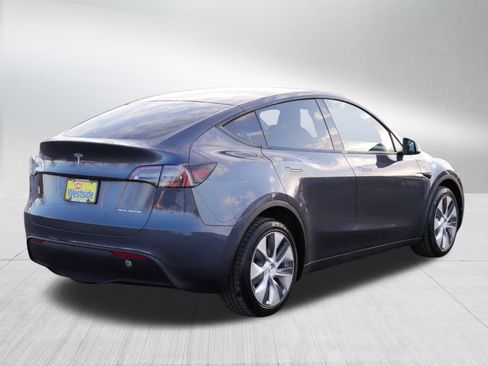 Used 2023 Tesla Model Y Long Range image 6