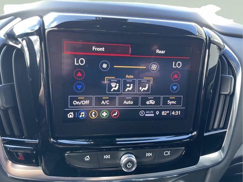 Used 2023 Chevrolet Traverse LT AWD/4WD image 29
