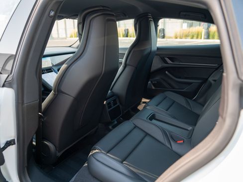 Certified 2025 Porsche Taycan 4S AWD/4WD image 21