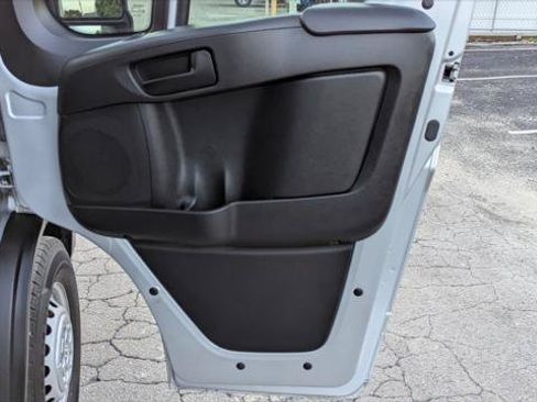 Used 2024 RAM ProMaster 2500 w/ Premium Convenience Group FWD image 21