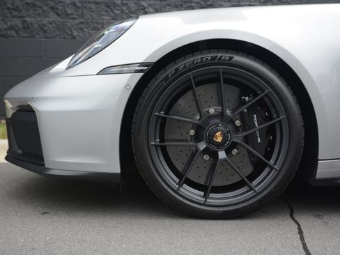 Certified 2026 Porsche 911 Targa 4 GTS AWD/4WD image 31