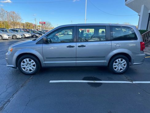 Used 2014 Dodge Grand Caravan American Value Package image 4
