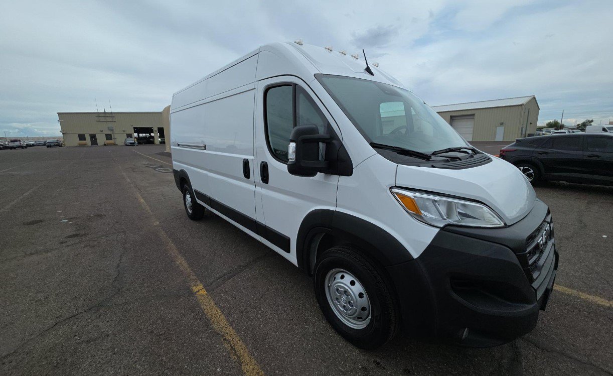 Used 2023 RAM ProMaster 2500 w/ Convenience Group FWD image 2