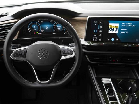 Used 2024 Volkswagen Atlas SE w/ Black Wheel Package image 20