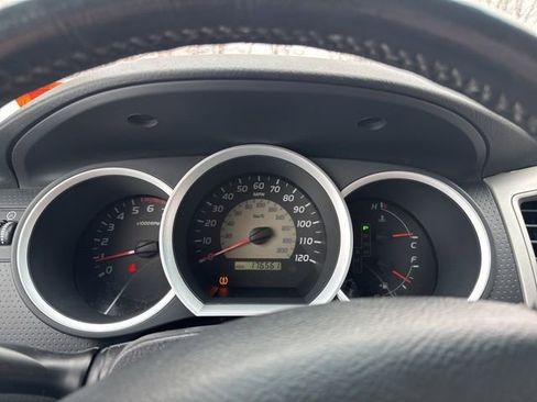 Used 2011 Toyota Tacoma 4x4 Access Cab w/ SR5 Pkg #2 image 21