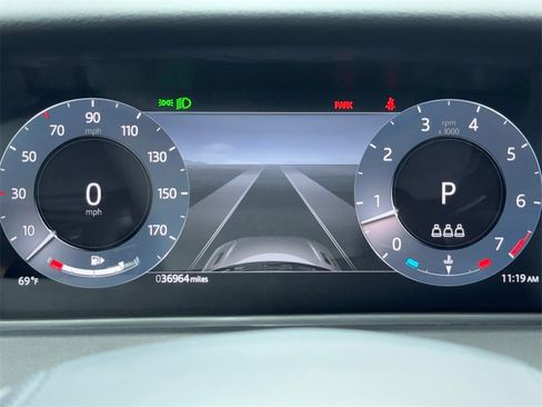 Used 2025 Land Rover Range Rover Velar Dynamic SE image 21