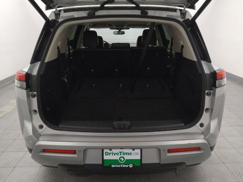 Used 2022 Nissan Pathfinder SL w/ Lighting Package (N92) FWD image 29