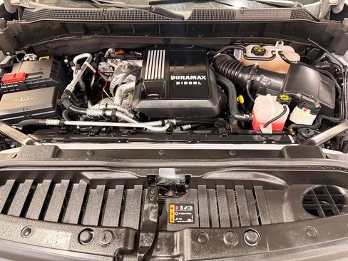 Used 2024 Chevrolet Silverado 1500 RST w/ Z71 Off-Road Package AWD/4WD image 6