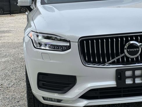 Certified 2022 Volvo XC90 T6 Momentum w/ Climate Package image 10