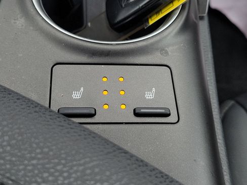 Used 2023 Toyota Camry XLE image 28