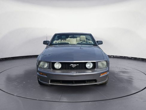 Used 2006 Ford Mustang GT RWD image 2