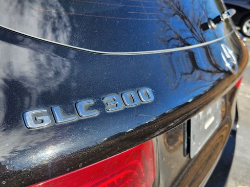 Used 2018 Mercedes-Benz GLC 300 4MATIC image 18