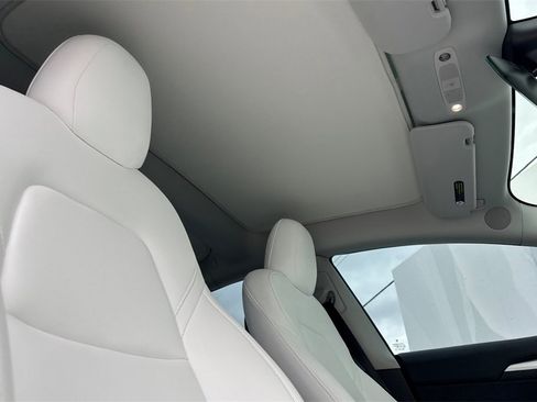 Used 2022 Tesla Model 3 Long Range image 16