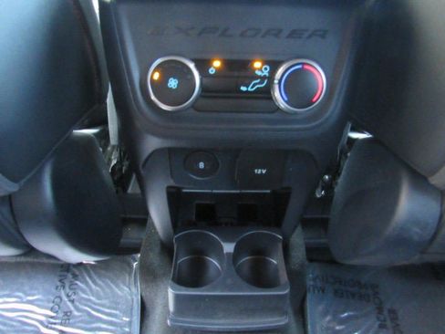 Used 2025 Ford Explorer ST-Line AWD/4WD image 31