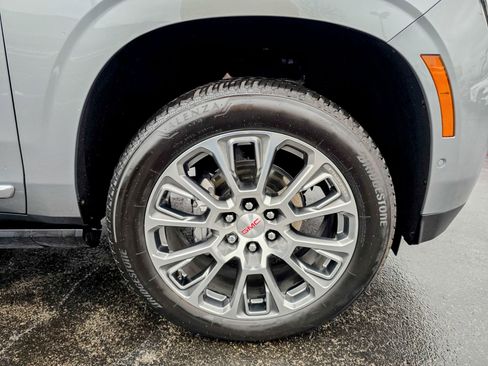 Used 2025 GMC Yukon XL Denali w/ Sun & Power Step Package image 27