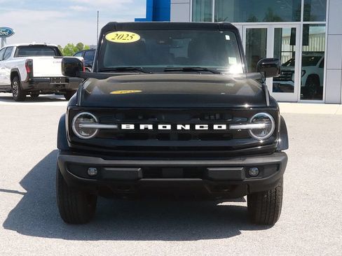 Used 2025 Ford Bronco Outer Banks AWD/4WD image 2