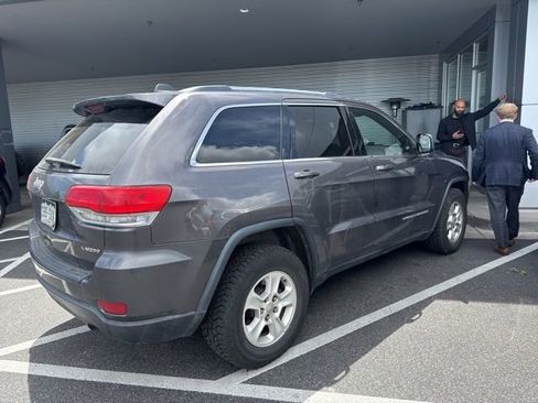 Used 2014 Jeep Grand Cherokee Laredo w/ Quick Order Package 23E AWD/4WD image 3