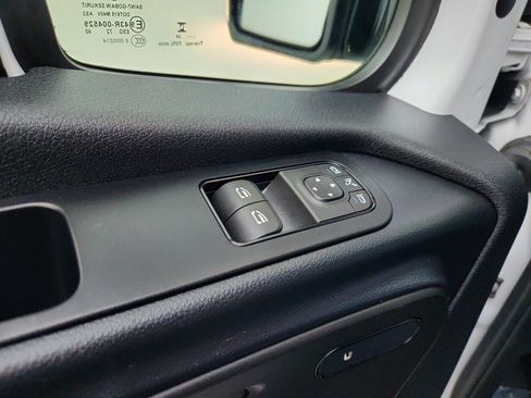 Used 2024 Mercedes-Benz eSprinter 170 Cargo image 23