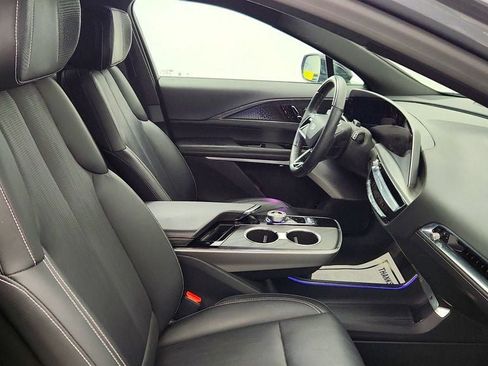 Used 2023 Cadillac Lyriq AWD image 24