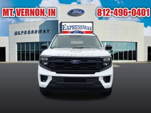 New 2025 Ford Expedition Active RWD image 3