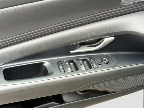 Used 2025 Hyundai Elantra SEL FWD image 18