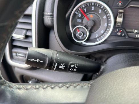 Used 2019 RAM 1500 Laramie image 28