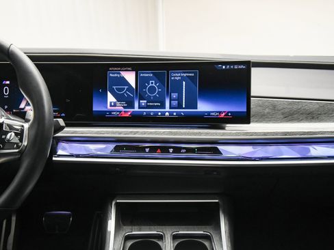 Used 2024 BMW 760i xDrive 760i xDrive image 38