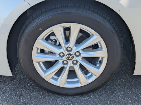 Used 2025 Toyota Corolla LE image 11