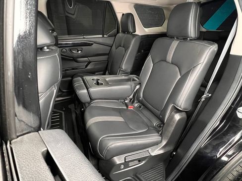 Used 2025 Honda Pilot EX-L image 19