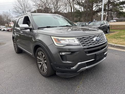 Used 2018 Ford Explorer Platinum image 7