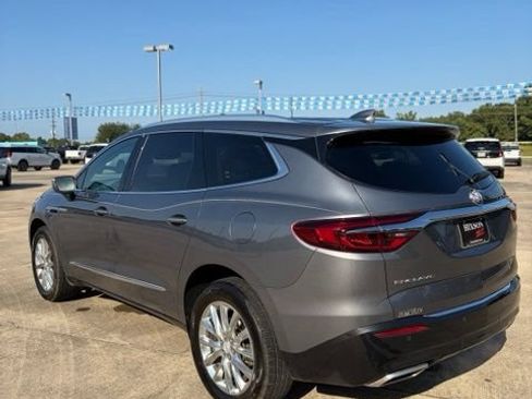 Used 2020 Buick Enclave Essence w/ Sound and Sites Package FWD image 3