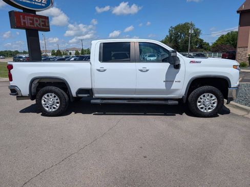 Used 2020 Chevrolet Silverado 2500 LT w/ Z71 Off-Road Package AWD/4WD image 10