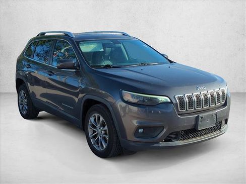 Used 2019 Jeep Cherokee Latitude Plus FWD image 3