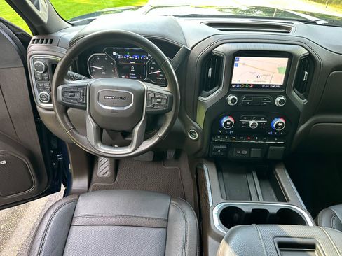 Used 2020 GMC Sierra 2500 Denali w/ Denali Ultimate Package AWD/4WD image 33