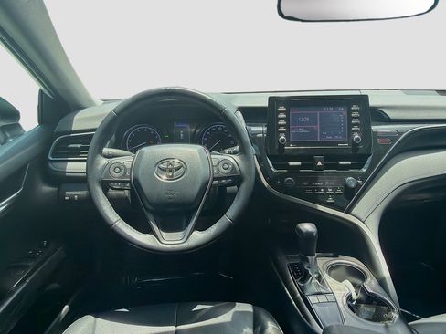 Used 2022 Toyota Camry SE w/ Convenience Package FWD image 20