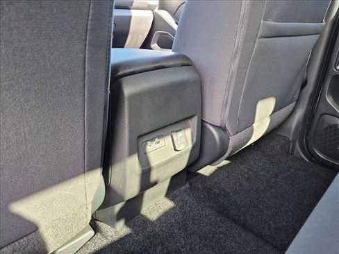 Used 2024 Nissan Frontier SV w/ SV Convenience Package RWD image 23