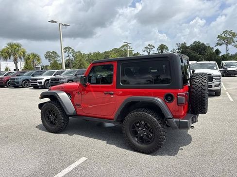 Used 2025 Jeep Wrangler Sport AWD/4WD image 5