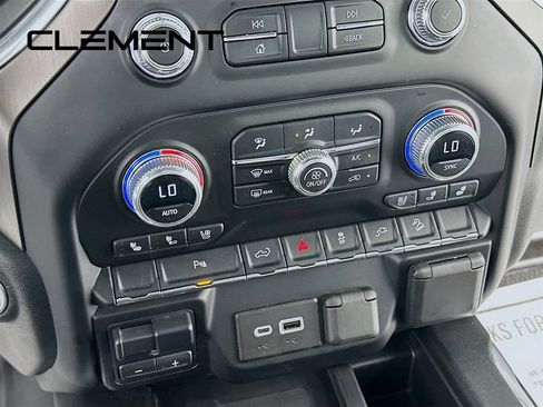 Used 2022 GMC Sierra 1500 AT4 w/ AT4 Carbonpro Edition AWD/4WD image 22