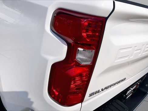 Used 2025 Chevrolet Silverado 1500 LT RWD image 29