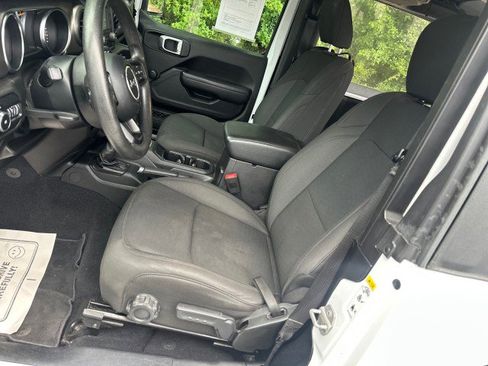 Used 2020 Jeep Wrangler Sport AWD/4WD image 9